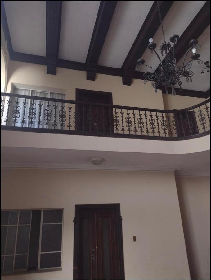 Casa Del Viajero Colonial Guatemalaアパートメント エクステリア 写真